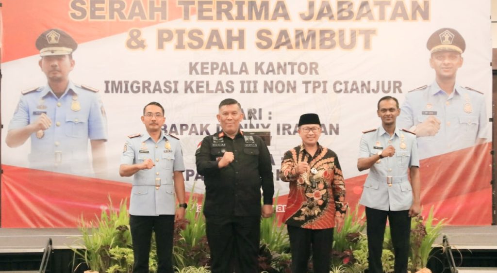 Serah terima jabatan dan pisah sambut Kepala Kantor Imigrasi Kelas III Non TPI Cianjur. (Foto: Imigrasi Cianjur)