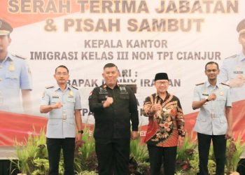 Serah terima jabatan dan pisah sambut Kepala Kantor Imigrasi Kelas III Non TPI Cianjur. (Foto: Imigrasi Cianjur)