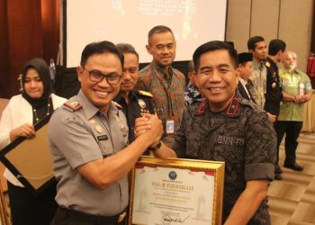 BNNP Banten Berikan Penghargaan Pada Kakanwil Kemenkumham Banten Dodot Adikoeswanto