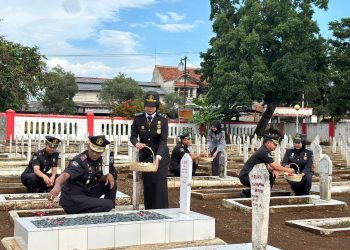Peringatan HBI Ke-74, Kanim Imigrasi Cianjur Ziarah dan Tabur Bunga di Taman Makam Pahlawan