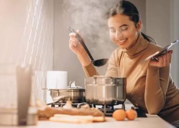 Hukum Mencicipi Makanan Saat Puasa beserta Dalilnya, Hmm Boleh Ga Ya?