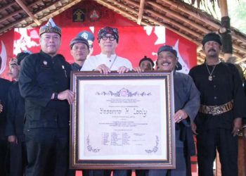 Menkumham Terima Gelar Sinatria Pinayungan dari Boma Sunda