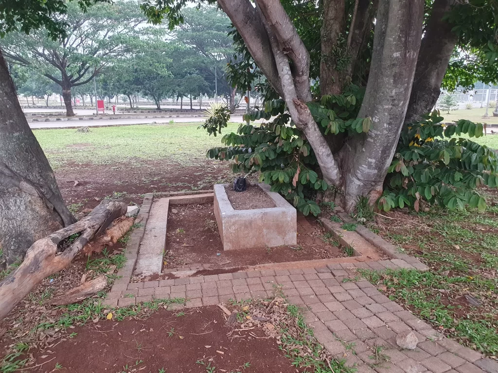 Petilasan Eyang Suryakencana di Stadion Pakansari Bogor