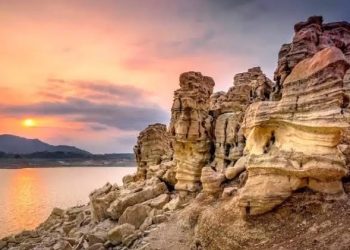 Pesona Lobang Sewu, Keajaiban Alam di Wonosobo Jawa tengah