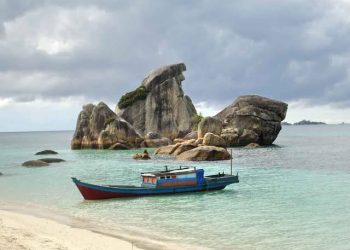 Pulau Burung, Destinasi dengan Pemandangan Batu Granit yang Mengagumkan