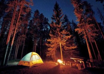 Mengenal 6 Tanda Bahaya Di Alam Saat Camping, Penjelajah Harus Tahu!