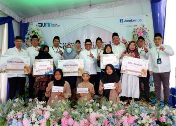 Berbagi Berkah di Bulan Ramadan, Jamkrindo Salurkan Bantuan Sosial di Palembang