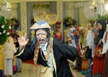 Sejarah Aki Lengser, Tradisi Sunda yang Kerap Hadir di Acara Pernikahan