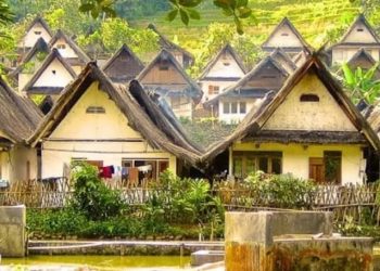 Keunikan Kampung Naga: Harmoni Tradisi di Tengah Modernitas