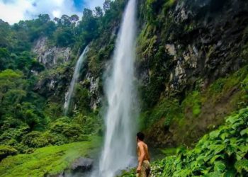 Menjelajahi Keindahan Alam Tersembunyi: Curug Cileat, Permata Subang yang Memesona