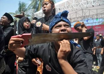 Menguak Misteri Debus, Kesenian Ekstrem dari Banten yang Melegenda