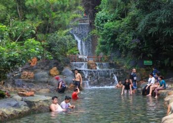 Sari Ater Hot Spring Water, Menyelami Kesejukan dan Kehangatan di Subang