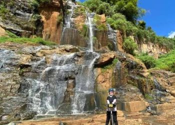 Curug Batu Templek, Pesona Geowisata Air Terjun Bebatuan dengan Sensasi Jembatan Gantung
