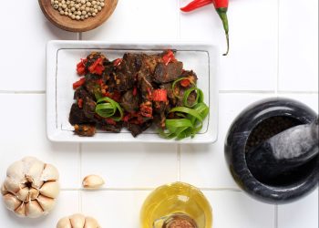 Bukan Cuma Rendang, Ini 5 Makanan Khas Padang yang Bikin Ketagihan