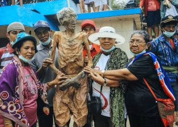 Mengenal Ritual Ma’nene Suku Toraja, Mayat Leluhur yang Tak Dikubur