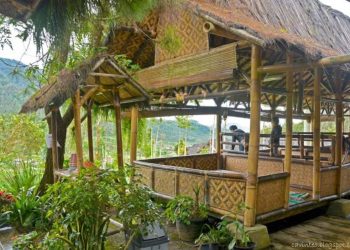Jelajahi Saung Gawir Ciwidey, Sensasi Kuliner Sunda Otentik dengan View Memukau