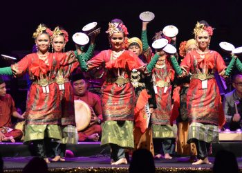 Melacak Jejak Makna Tari Piring, Kekayaan Budaya Minangkabau yang Tak Lekang Waktu