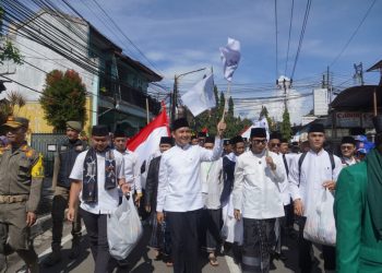 Ribuan Santri Cianjur Meriahkan Pawai Hari Santri 2025