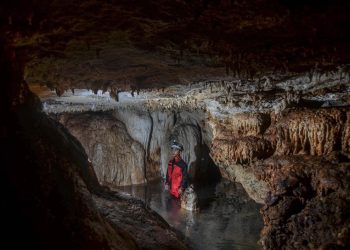 Kisah Mistis Goa Sarongge: Keajaiban Alam Sukabumi yang Penuh Rahasia