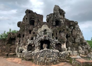 Bikin Jodoh Mendekat! Ini 3 Mitos Paling Populer Gua Sunyaragi di Cirebon