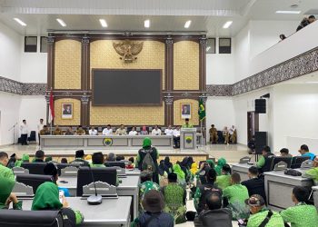 Guru Madrasah Cianjur Gelar Aksi Damai ke DPRD, Tuntut Akses Seleksi PPPK