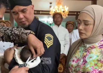 Ahmad Dhani dan Mulan Jameela Adopsi Anak Angkat, Ini Momen Aqiqahnya