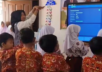 Dekatkan Pengetahuan Kesehatan Pada Siswa, Tim RSUD Sayang Datangi Sekolah Dasar