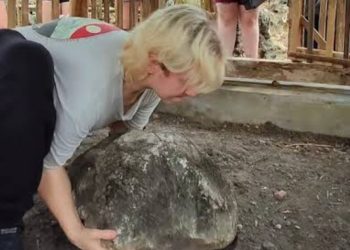 Daya Tarik Wisata Mistis Gunungkidul, Mitos Angkat Batu Mbah Melik Dicoba Turis Asing