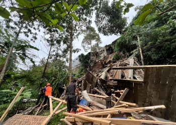 Laporan Tak Ditindak, Longsor Kembali Terjadi di Jalan Sriwedari Sukabumi