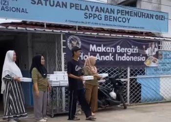 SPPG Bencoy Rutin Gelar “Jumat Berkah”, Bagikan 300 Porsi Makanan Gratis untuk Warga