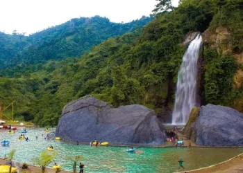 Sentul Paradise Park Bogor, Wisata Keluarga dengan Curug Indah dan Trekking Alam