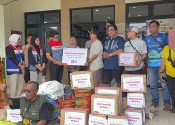 Pertamina Patra Niaga Regional JBB Salurkan Bantuan Untuk Warga Terdampak Banjir di Kelurahan Cawang