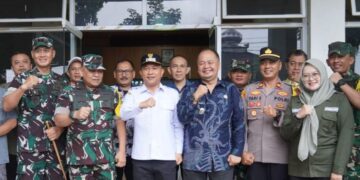 Tim Pengawasan dan Evaluasi Tinjau TMMD di Cikembar Pembangunan Infrastruktur Desa Diharapkan Dorong Ekonomi Warga