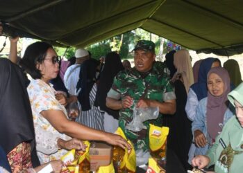 Jelang Lebaran Bazar Ramadan TNI Sediakan Sembako Terjangkau bagi Masyarakat Sukabumi