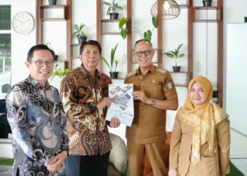 Wali Kota Targetkan Pertumbuhan Ekonomi 8 Persen, Perkuat Kolaborasi dengan OJK Jawa Barat