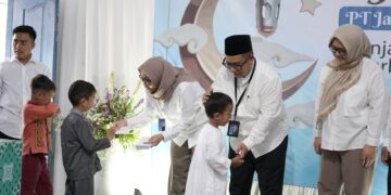 Safari Ramadan Sambut HUT ke-56, PT Jamkrindo Salurkan 5.600 Paket Sembako dan Santuni 608 Anak Yatim
