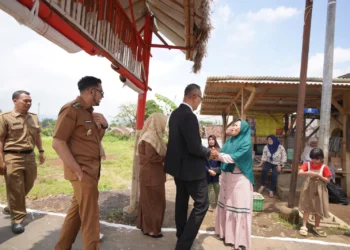 Bedah Rumah Balita Stunting, Ayep Zaki: Kolaborasi Jadi Kunci Tekan Kemiskinan hingga Nol