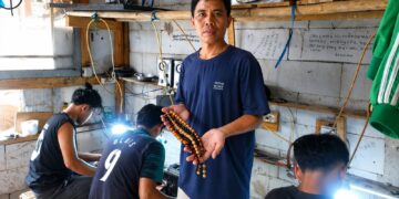 Dari Limbah Jadi Berkelas Dunia, Jakaria Satu-satunya Pengusaha Amber di Kota Sukabumi Tembus Pasar Internasional