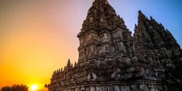 Keajaiban Candi Prambanan: Pesona Arsitektur Megah dan Legenda Ramayana