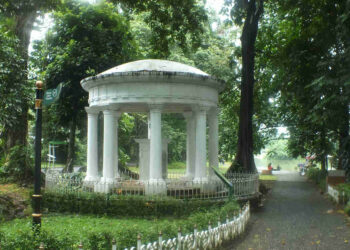 Menguak Sejarah Kebun Raya Bogor: Jejak 200 Tahun dari Masa Kolonial hingga Kini