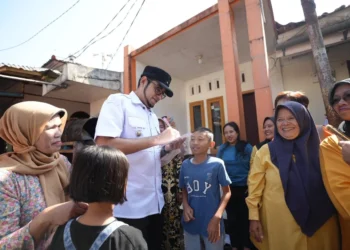 Ayeuna Waktuna Berbagi Berkah Hadir di Gunungpuyuh dan Sriwidari, Warga Pemerlu Atensi Sosial Terima Santunan