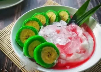Resep Es Pisang Ijo Khas Makassar, Segar, Manis, dan Mudah Dibuat di Rumah