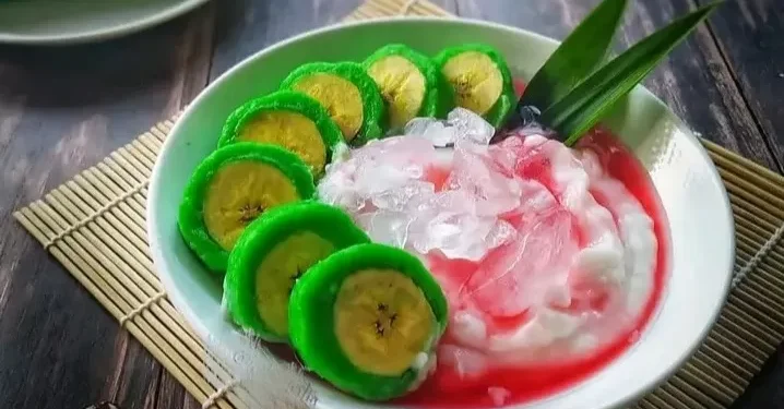 Resep Es Pisang Ijo Khas Makassar, Segar, Manis, dan Mudah Dibuat di Rumah