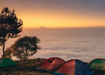 Gunung Putri Lembang, Tempat Hiking Ringan dengan Panorama Sunrise yang Memesona