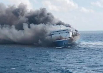 Kebakaran KM Mutiara Sentosa, Nakhoda Hilang Kontak Setelah Kirim Laporan Darurat