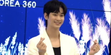 Sapa Fans Indonesia, Kim Soo Hyun Tampil Totalitas Nyanyi ‘Dreaming’ di Panggung HUT RCTI ke-37