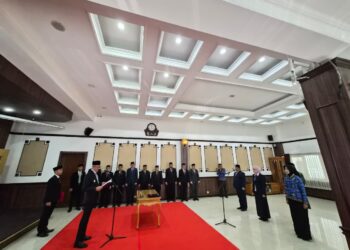 Dalam Pelantikan, Ayep Zaki Warning Kepala Dinas: Jangan Sampai Sekdis dan Kabid yang Bekerja