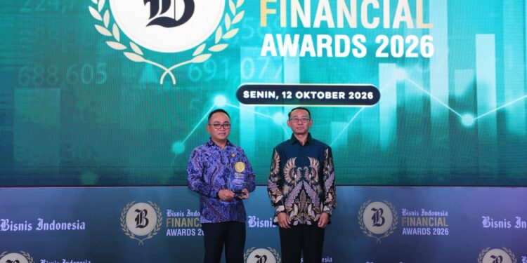 Perluas Akses Keuangan UMKM-K, Jamkrindo Raih Penghargaan Bisnis Indonesia 