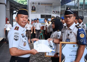 Gagalkan Penyelundupan Sabu, Dua Petugas Lapas Sukabumi Diganjar Penghargaan