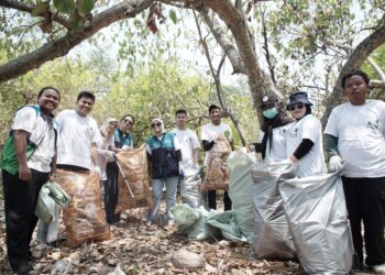 Pertamina Patra Niaga RJBB Gelar Aksi Bersih Pantai di Suaka Margasatwa Pulau Rambut